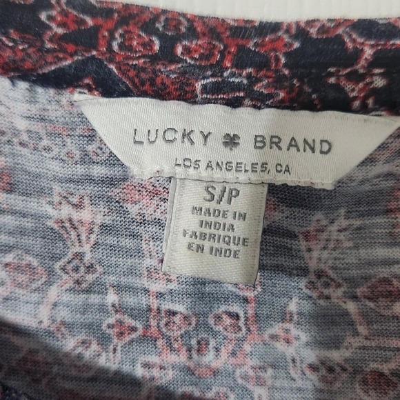 Lucky brand navy white and burnt red floral print top with twist front S - Picture 2 of 4